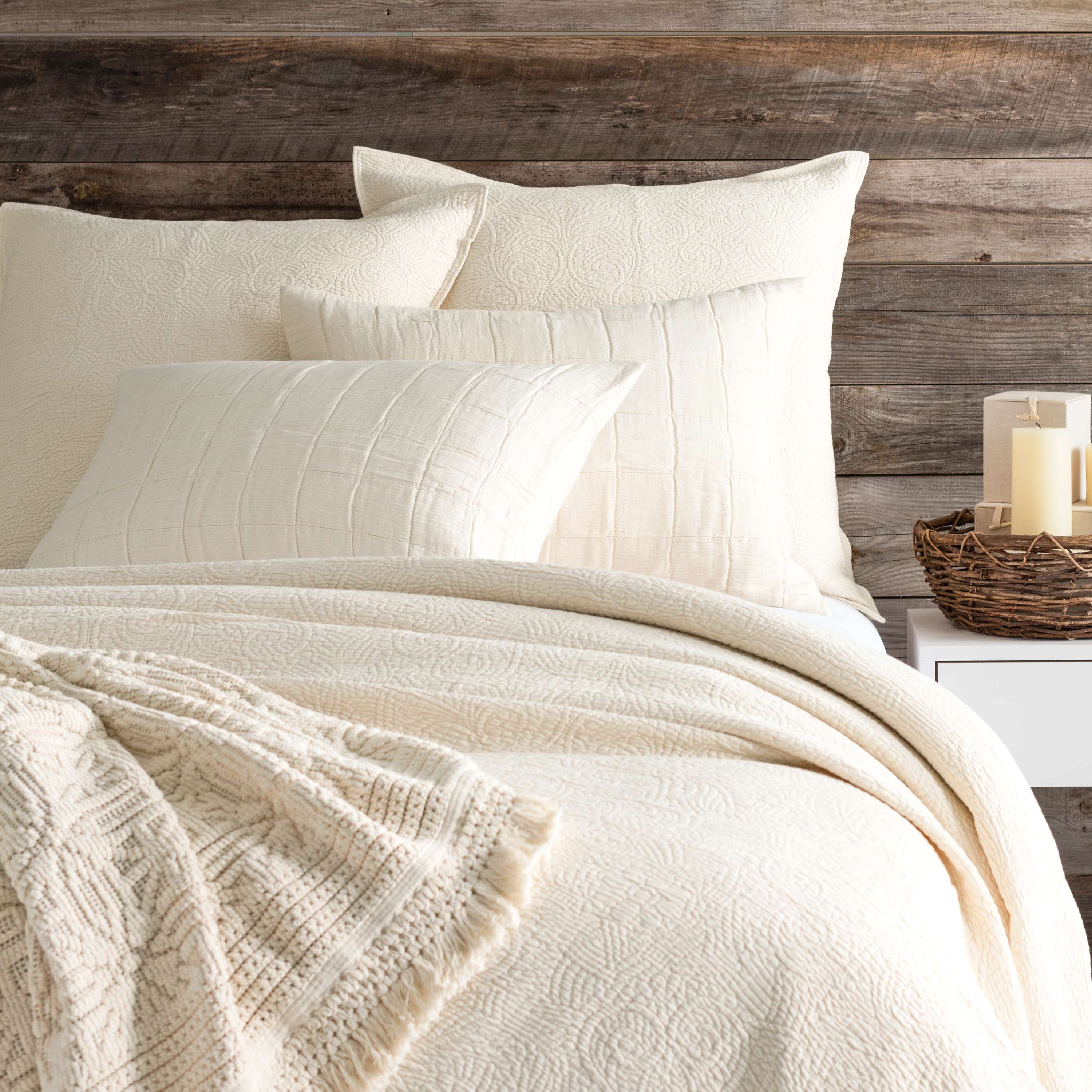 Elizabeth Ivory Matelassé Coverlet Pine Cone Hill