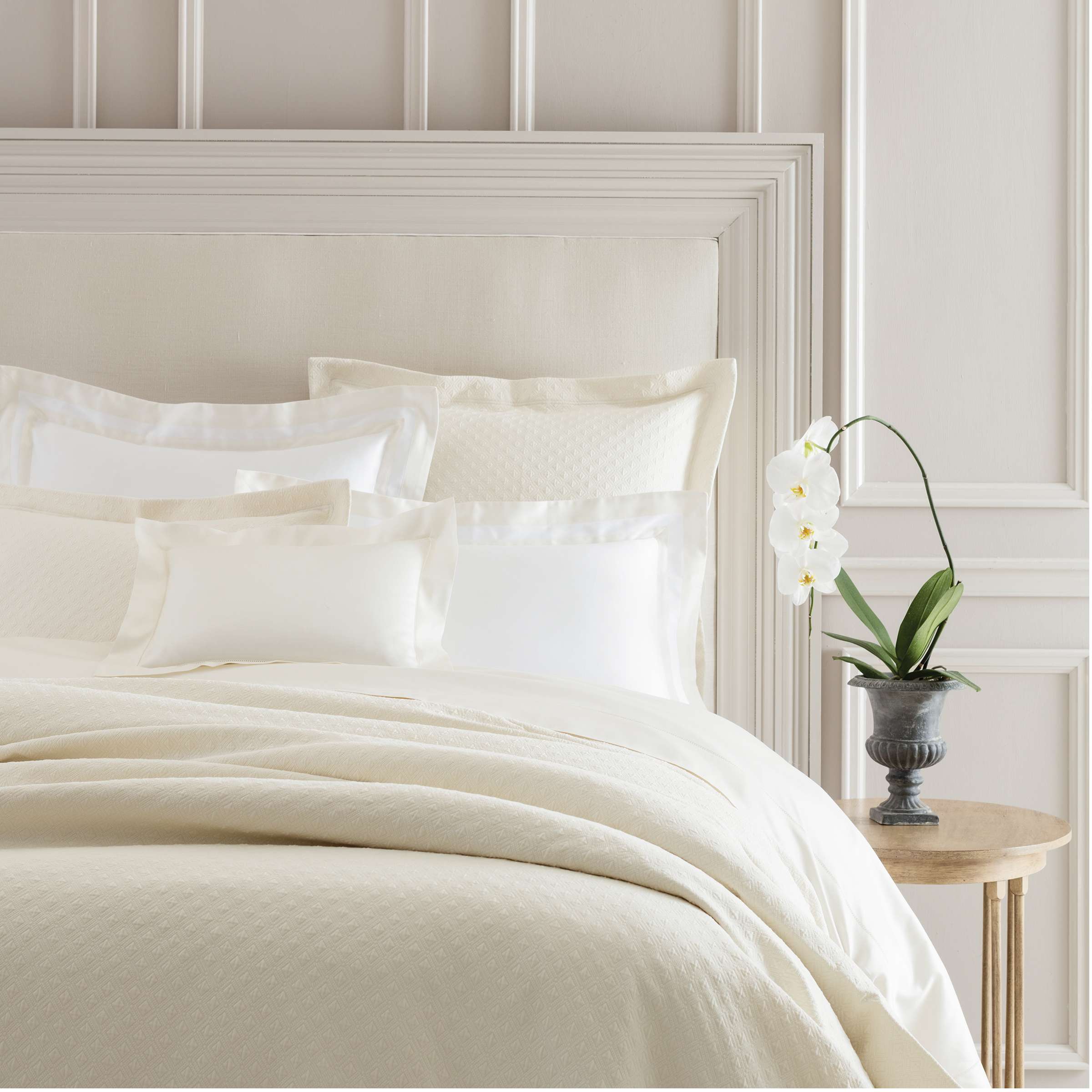 Lazio Ivory Matelassé Coverlet Luxe