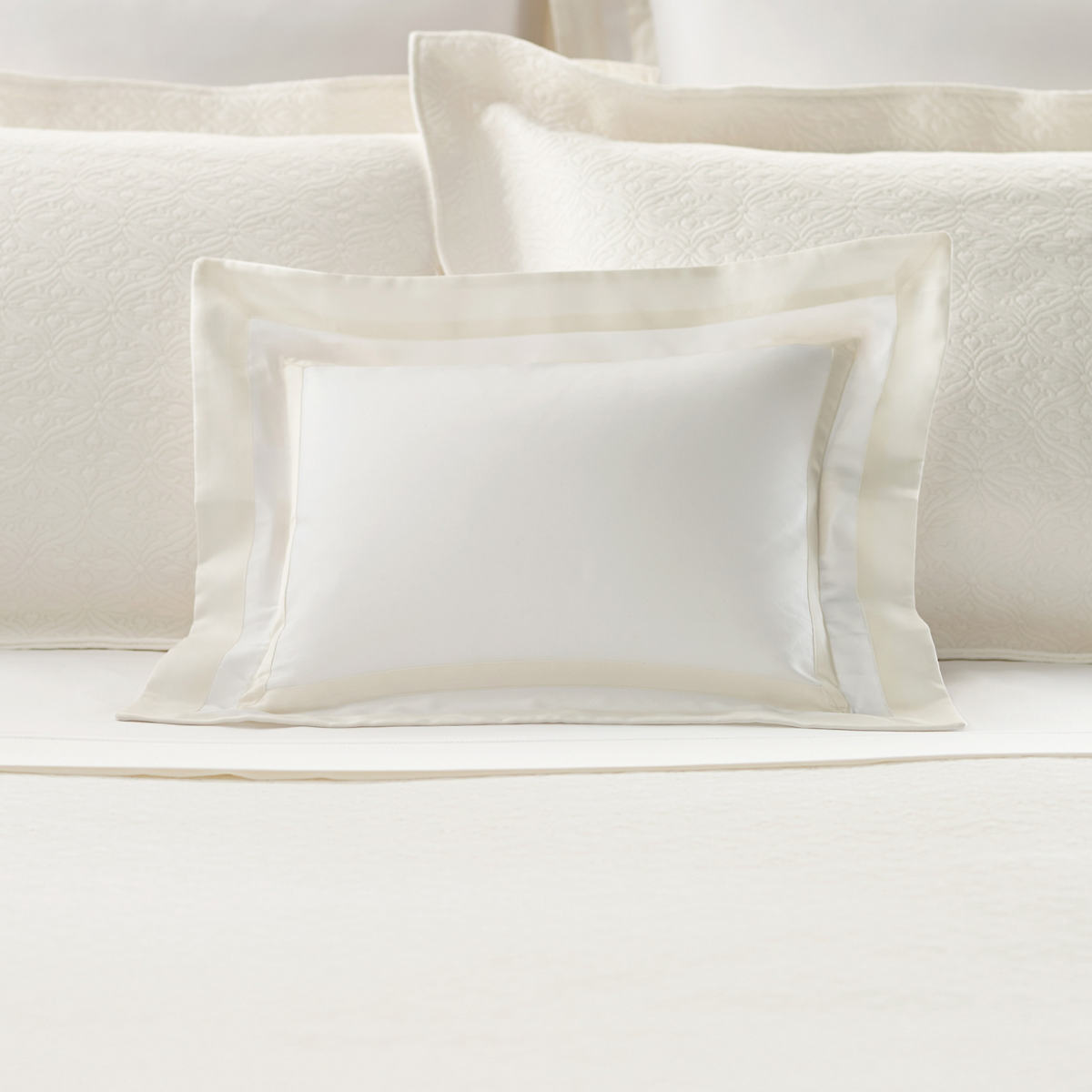 Piazza White/Ivory Decorative Pillow Luxe