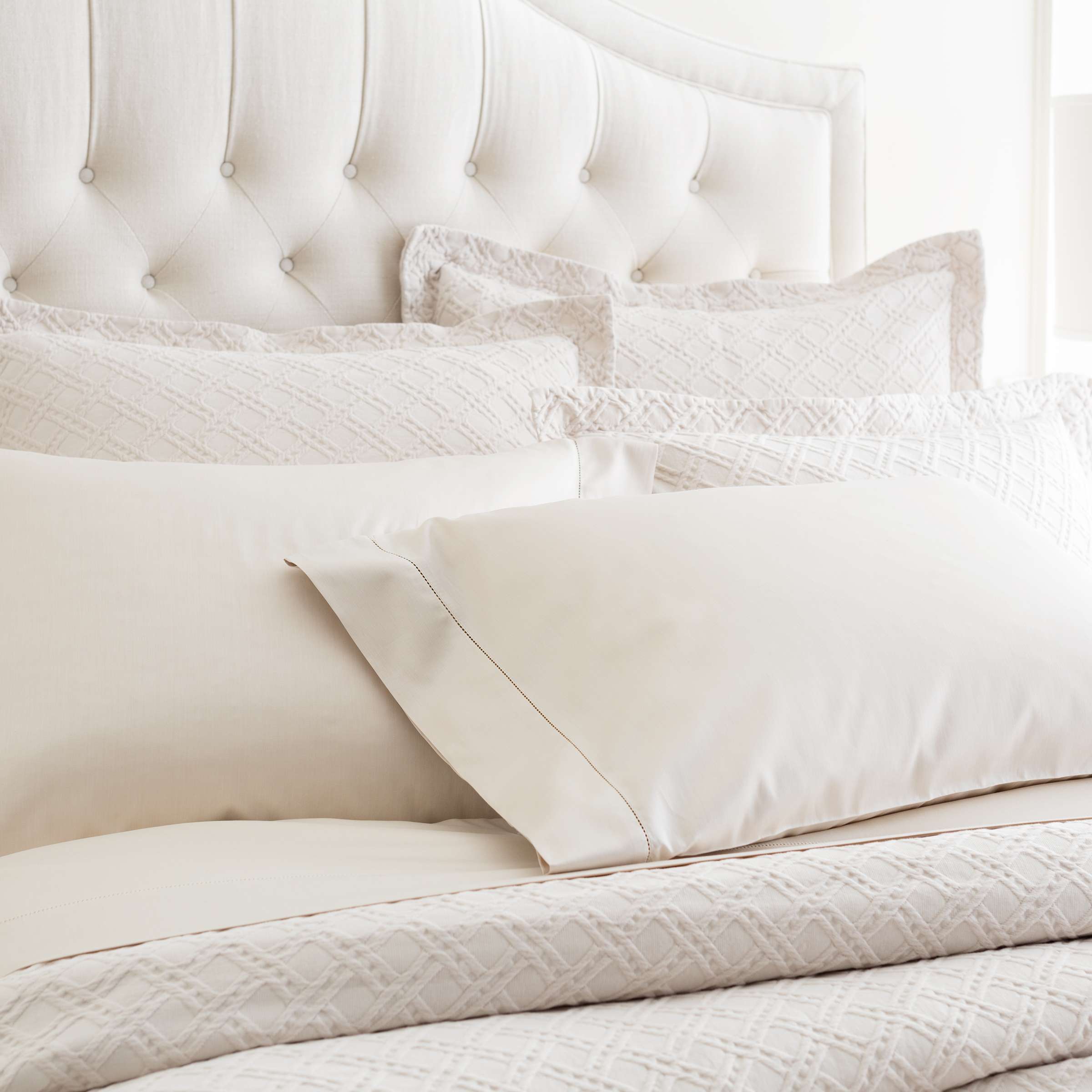 Traliccio Ivory Matelassé Coverlet Luxe