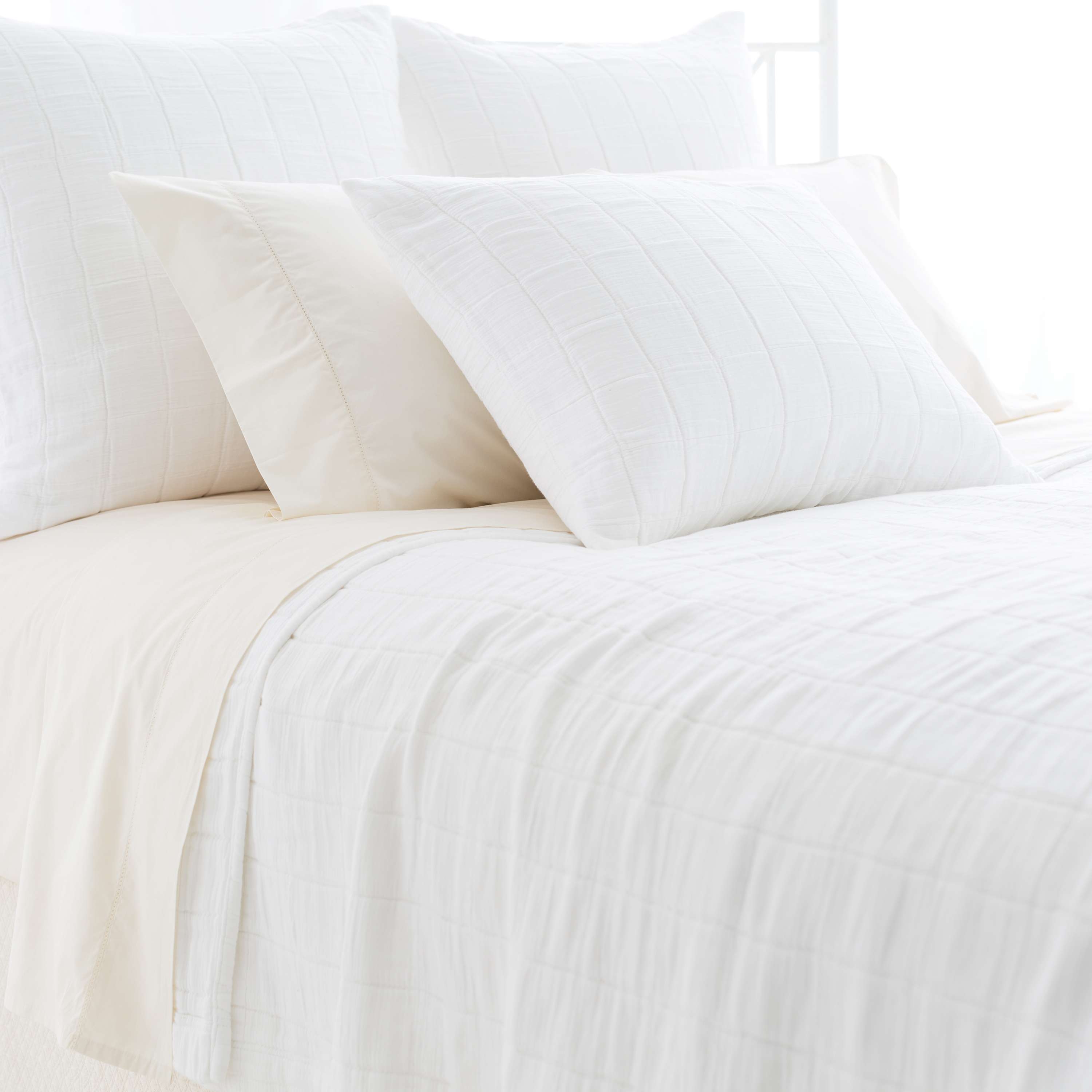 Tribeca White Matelassé Coverlet Pine Cone Hill