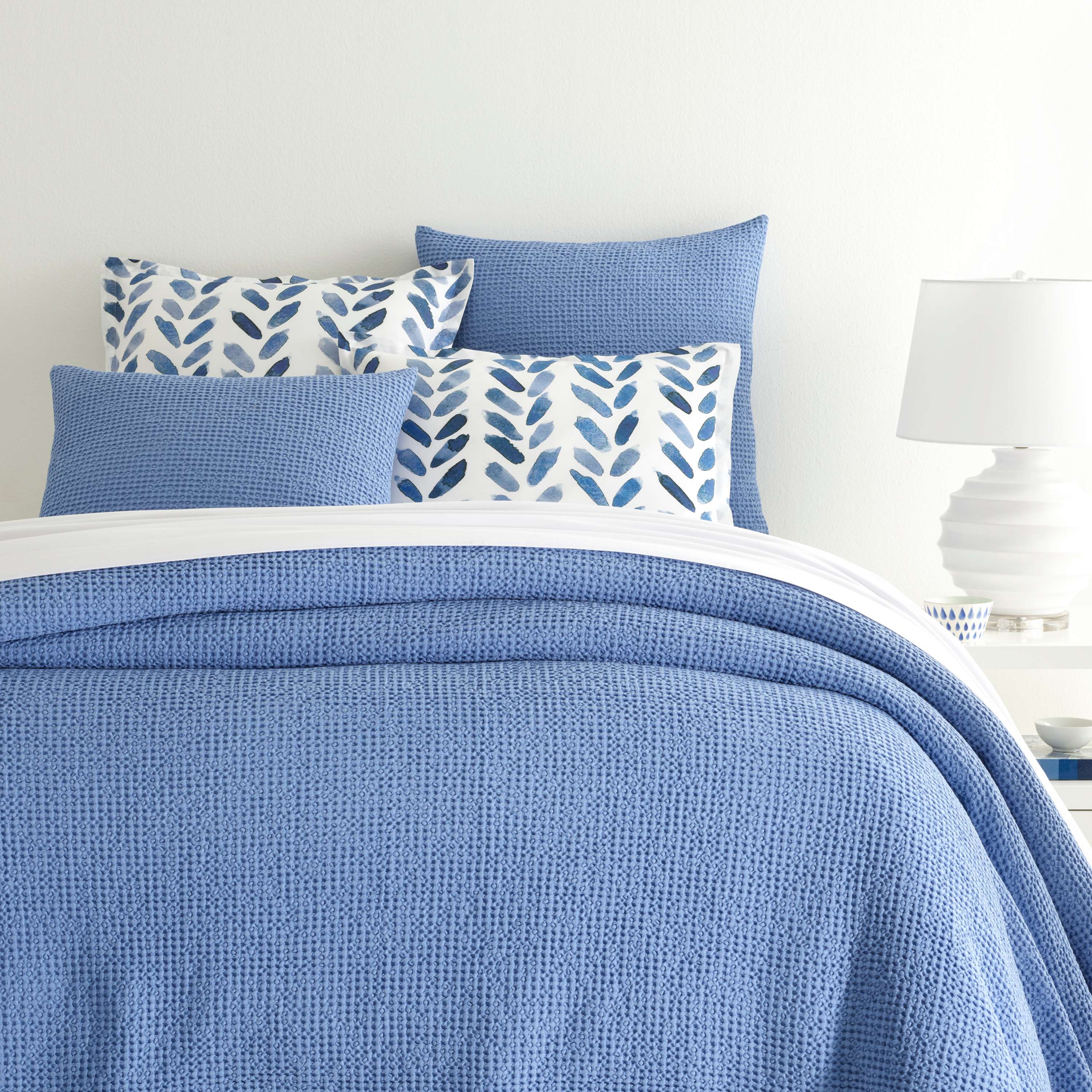 Blue quilts deals and coverlets