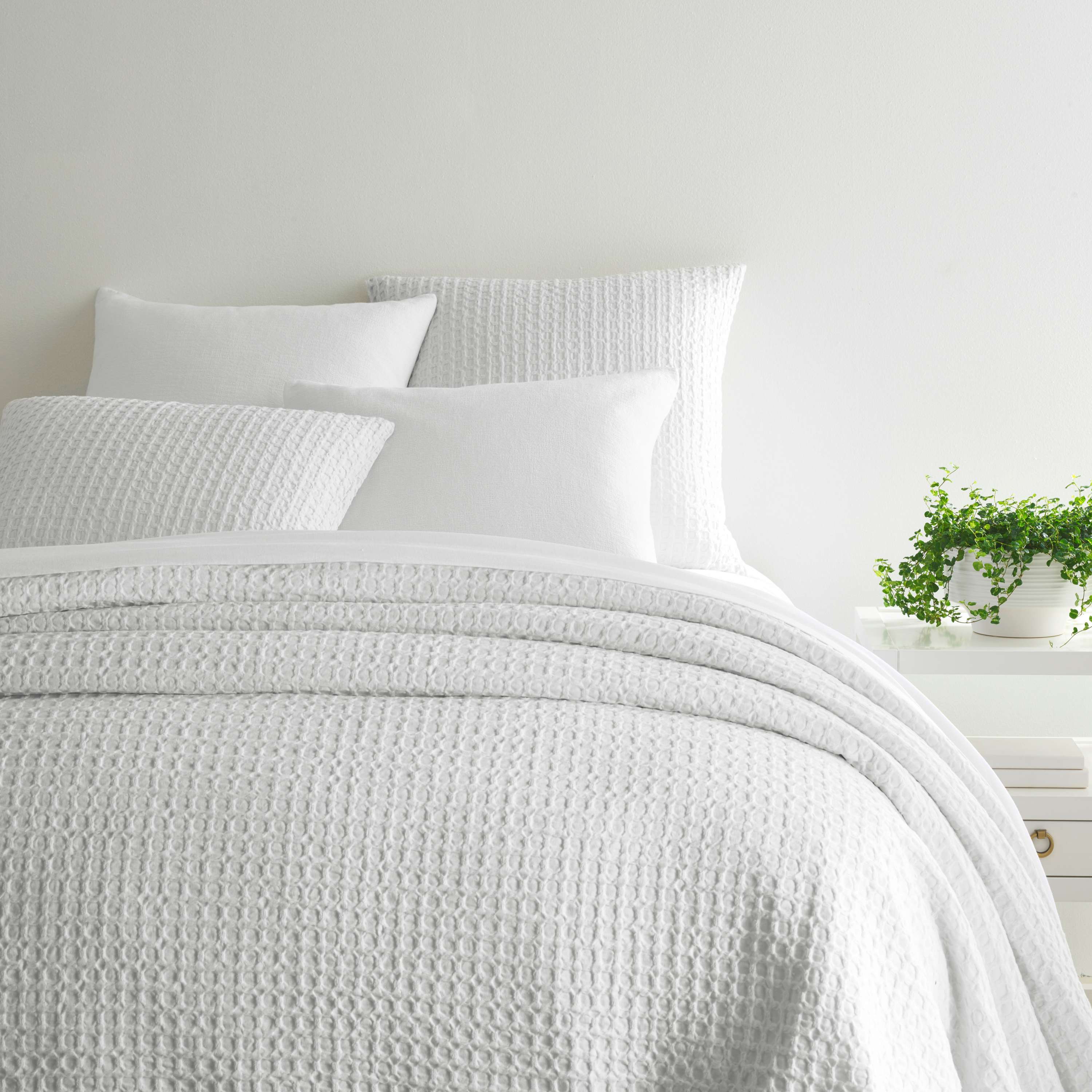 Waffle White Matelasse Coverlet Pine Cone Hill