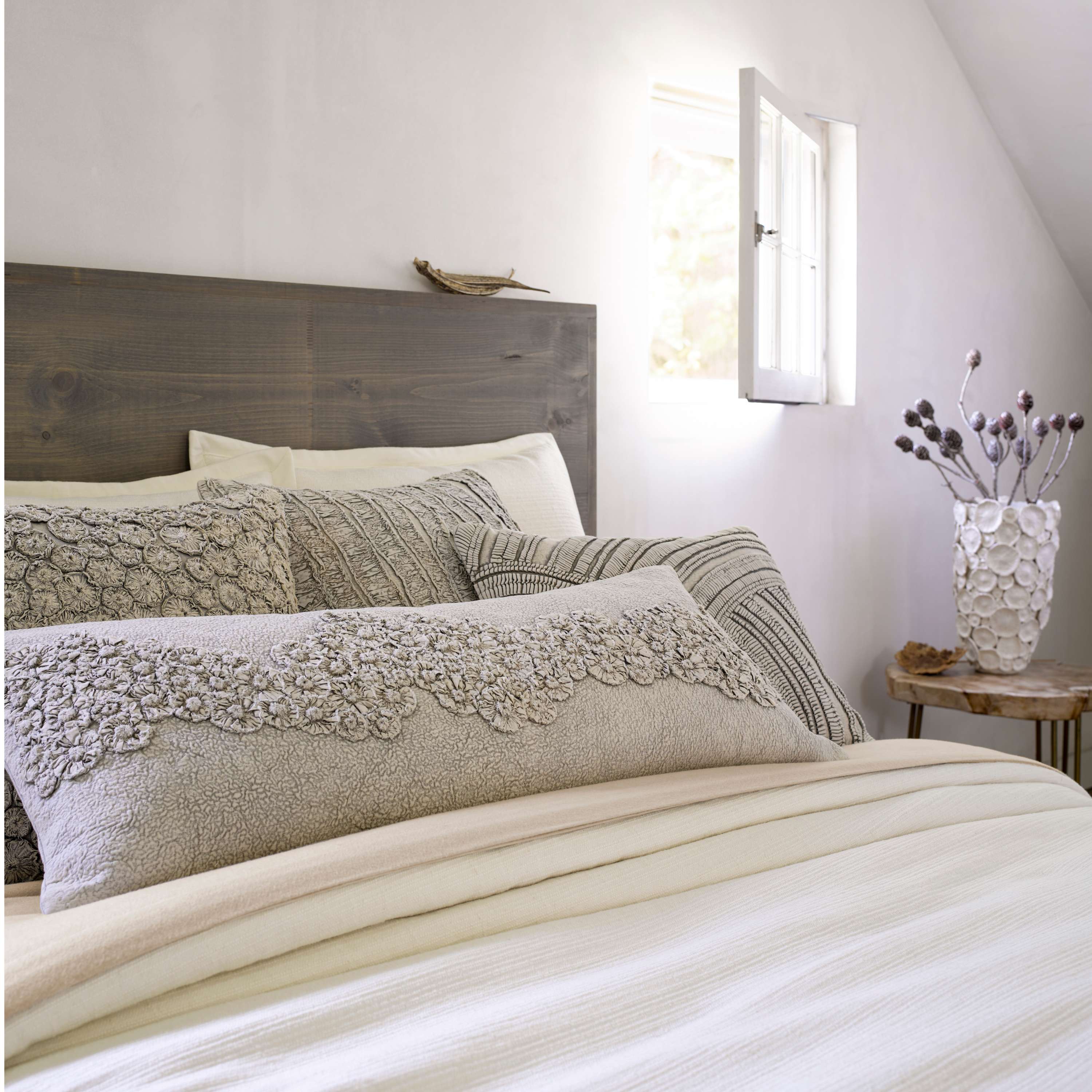 It S All In The Details Swoon Worthy Decorative Pillows Fresh