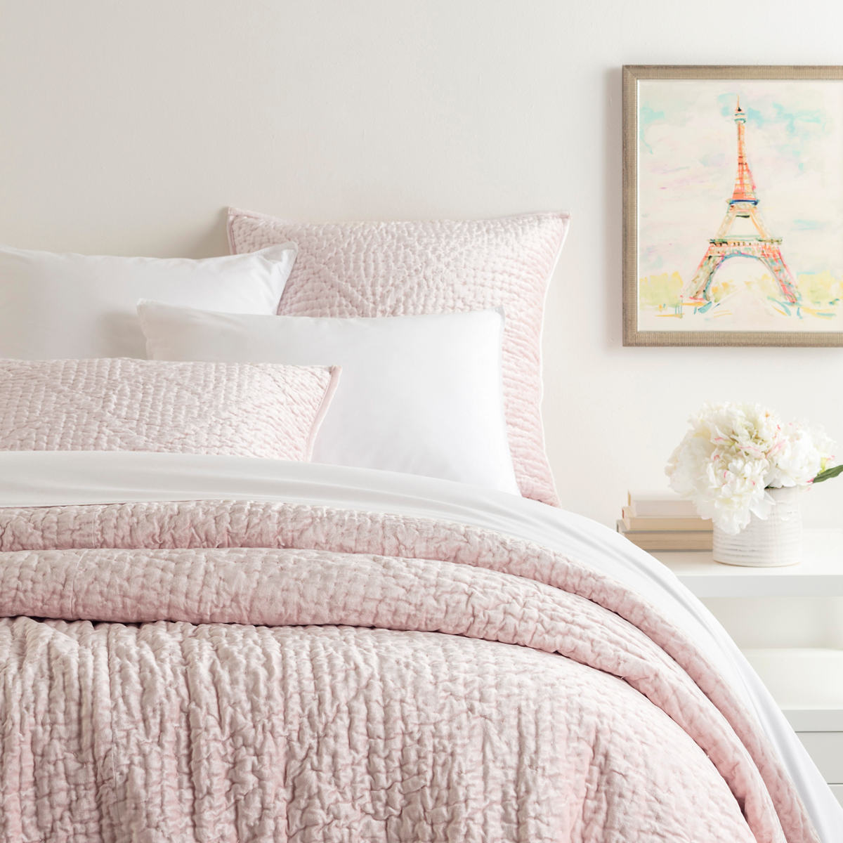 Parisienne Velvet Slipper Pink Quilt, Pink Velvet Queen Bedding